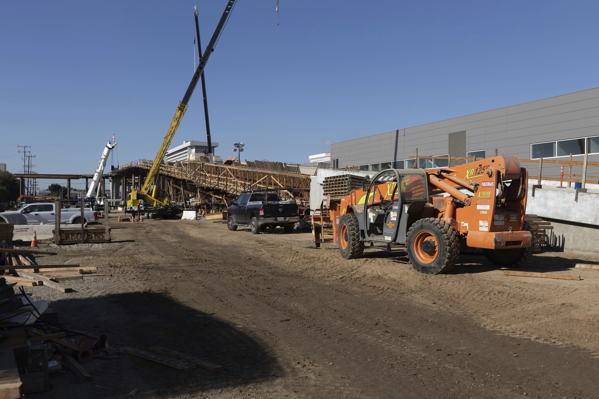 Picture - Guideway construction